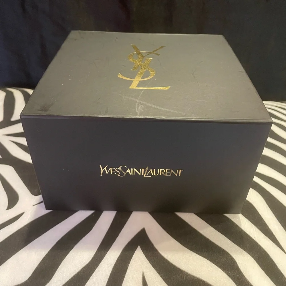 Yves Saint Laurent Black and Gold Box - Picture 3 of 5
